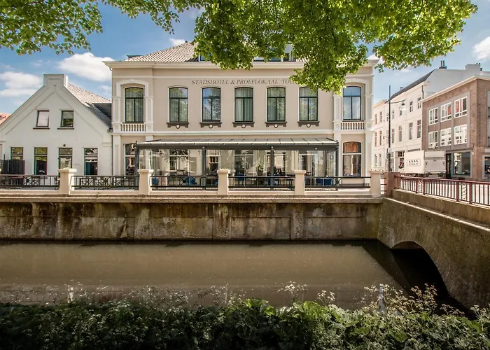 Stadshotel & Proeflokaal \'Toer